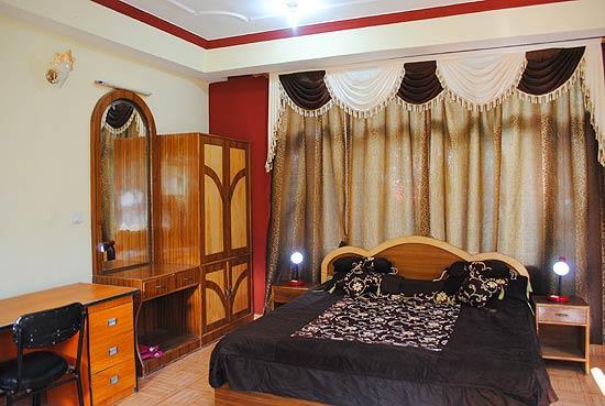 Hotel Misty Woods Dharamshala Bagian luar foto